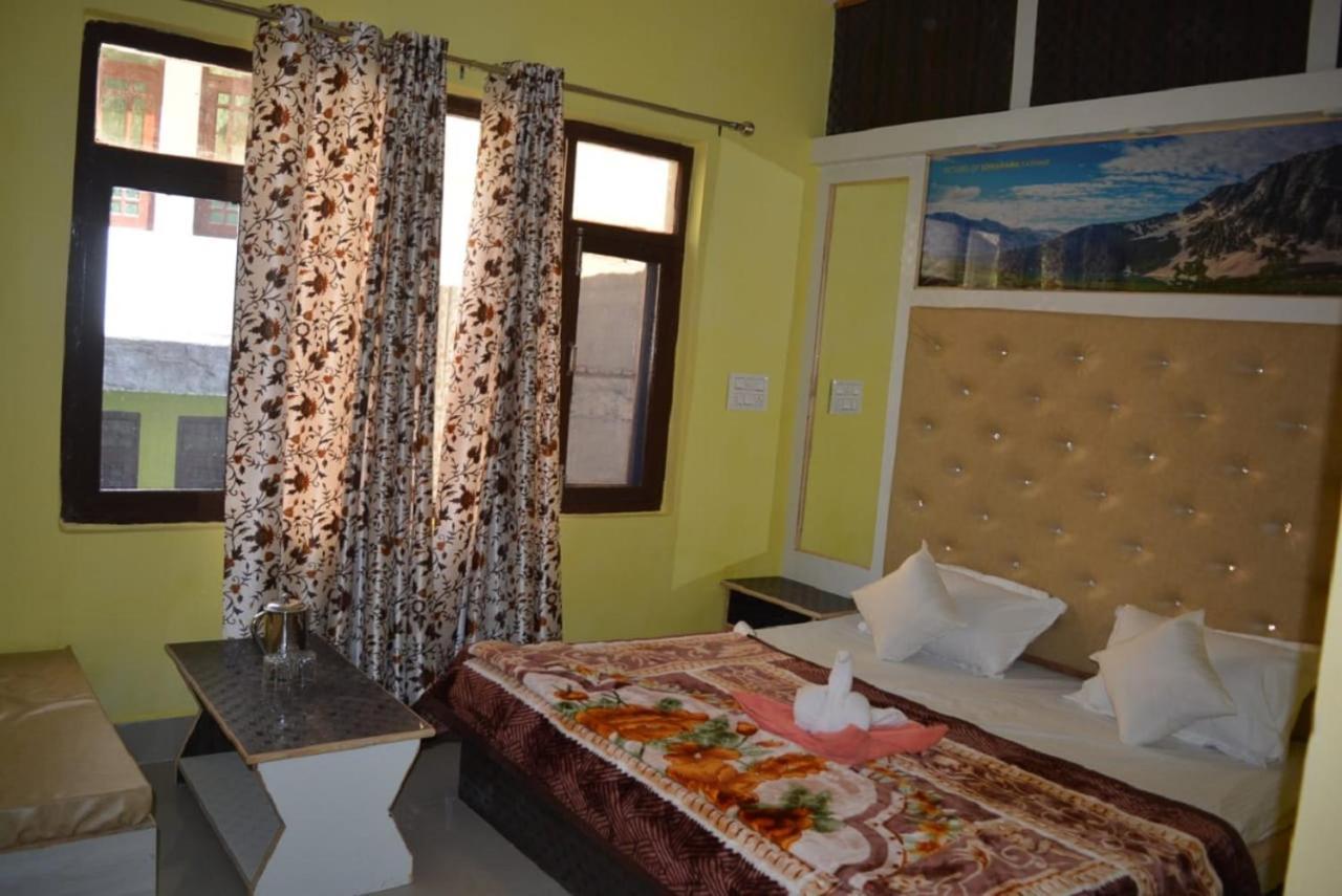 Nice One Palace Srinagar  Exterior photo
